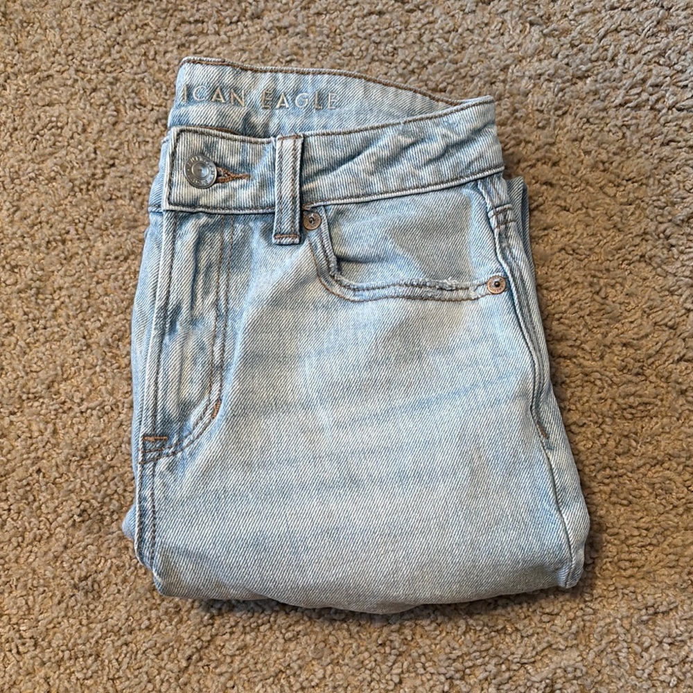 American Eagle MOM Jean